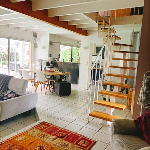 ELEGANTE MAISON CONTEMPORAINE