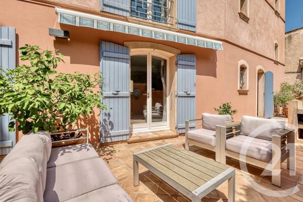 Maison à vendre  6 pièces - 204 m 2   HYERES  - 83