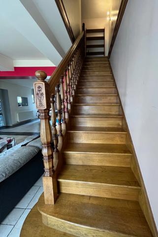 Maison familiale avec garage, terrain et dépendance