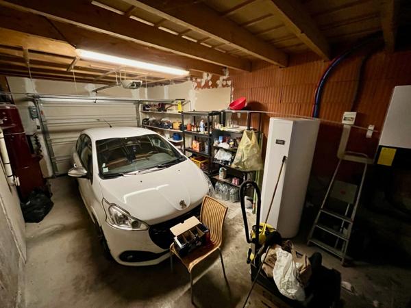 Maison familiale avec garage, terrain et dépendance