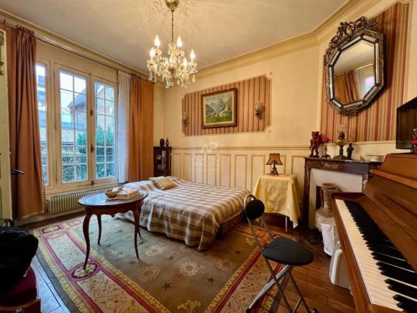 Maison Houilles 5 pièce(s) 110 m2 575 000 € **  - Référence  7629