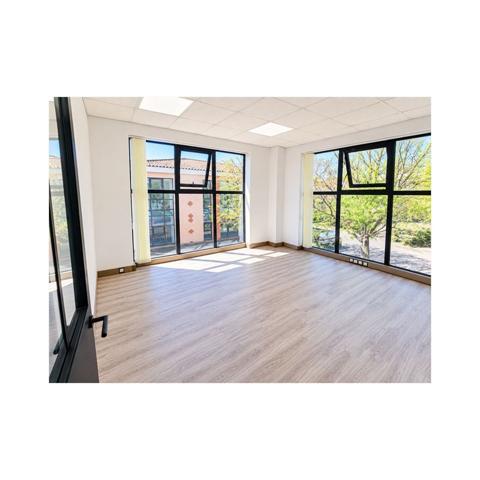 Location local commercial 3 pièces 42 m²