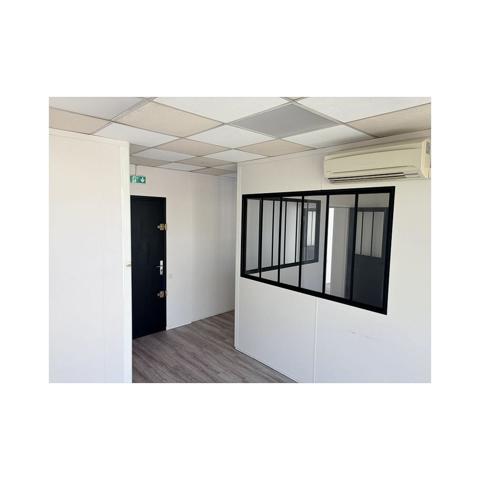 Location local commercial 3 pièces 42 m²