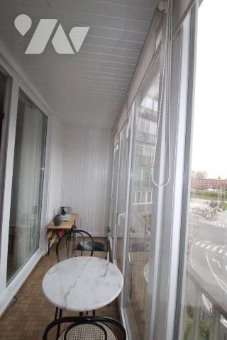 Appartement de 88 m2 habitables environ, situé au 5ème étage  d'une résidence avec ascenseur et...