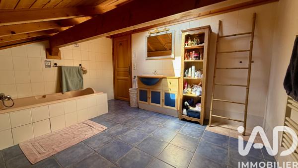 Maison à vendre 5 pièces 138 m² Saint-Cergues