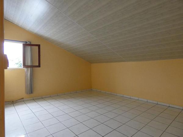 97430 Le Tampon bras de pontho  maison T6 env 162 m2 sur 208 m² terrain