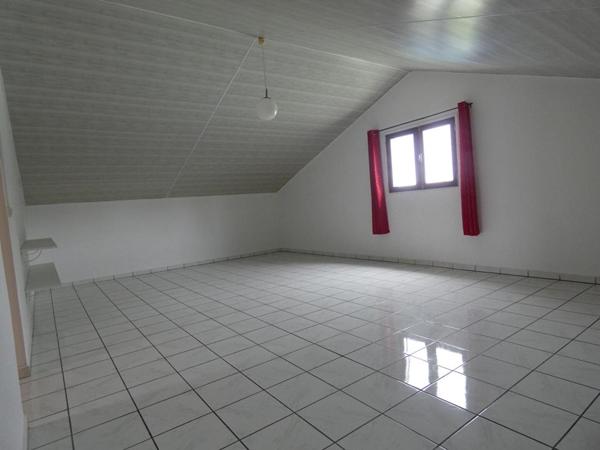 97430 Le Tampon bras de pontho  maison T6 env 162 m2 sur 208 m² terrain