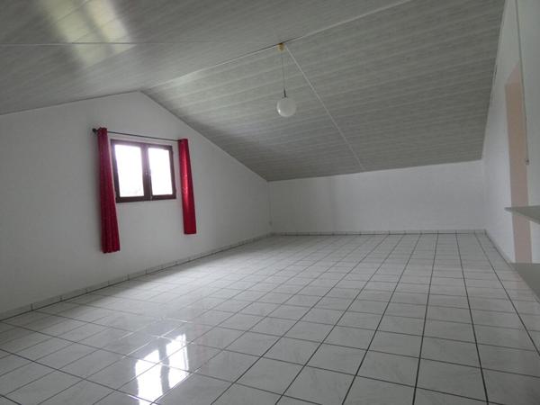 97430 Le Tampon bras de pontho  maison T6 env 162 m2 sur 208 m² terrain