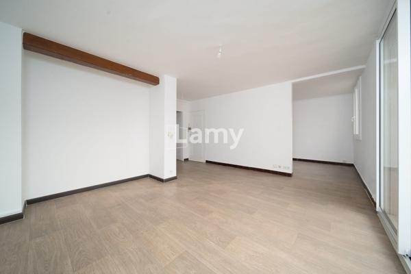 Parking + annexe + appartement