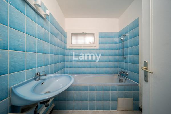 Parking + annexe + appartement