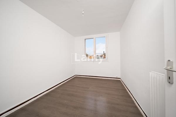 Parking + annexe + appartement