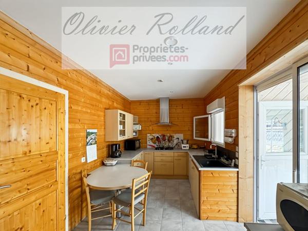 Chalet d'exception en bois massif (DPE B) - Plain-pied 135 m², 4 chambres, véranda & annexes sur 1 318 m² de terrain
