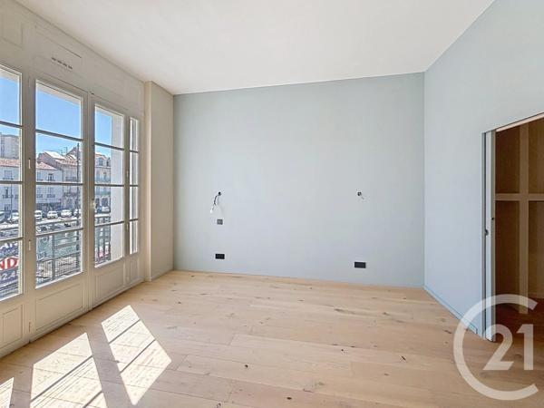 Appartement F3 à vendre  3 pièces - 140 m 2   SETE  - 34