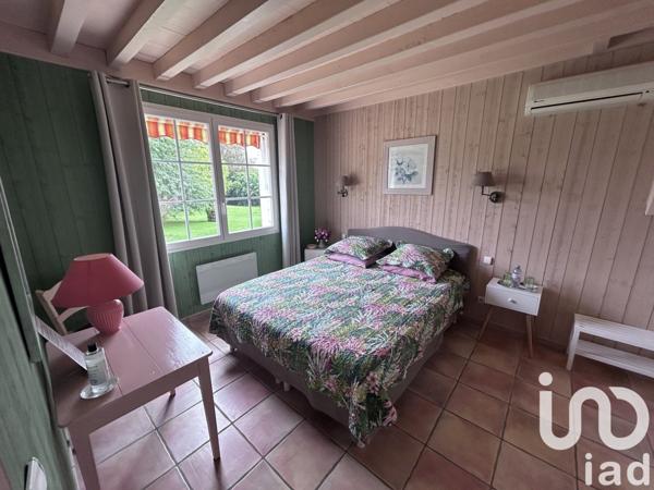 Maison 14 pièces de 360 m² à Saint-Gein (40190)