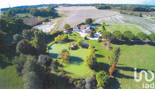 Maison 14 pièces de 360 m² à Saint-Gein (40190)