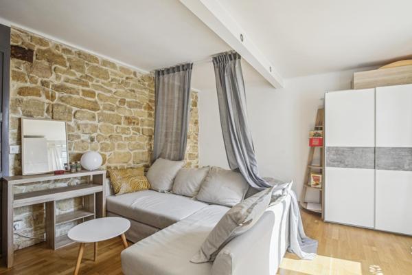 Charmant studio au cœur du vieux village