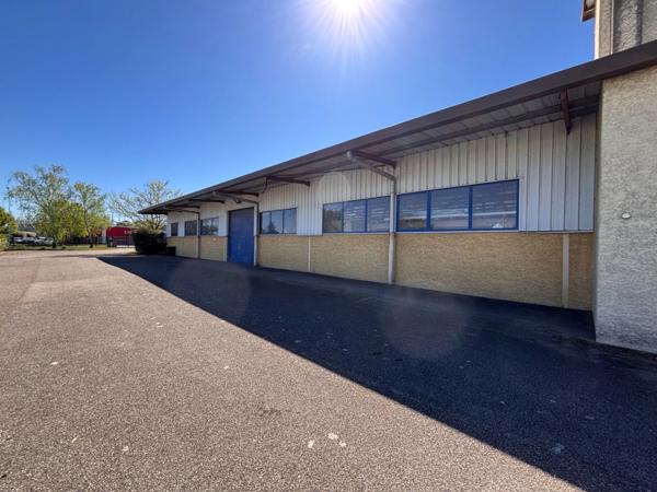 BÂTIMENT D’ACTIVITÉ INDÉPENDANT À LOUER – 1 991 m² – TERRAIN 4 500 m² – ACCÈS A89 IMMÉDIAT – Lentilly