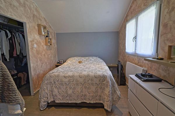 Maison de ville 135 m² environ, 4 chambres, garage, caves et jardin