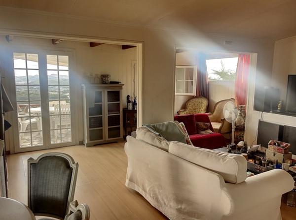 Le Castellet (83330) Maison 4 pièces, 115 m2 , vue panoramique, 83330 Le Castellet