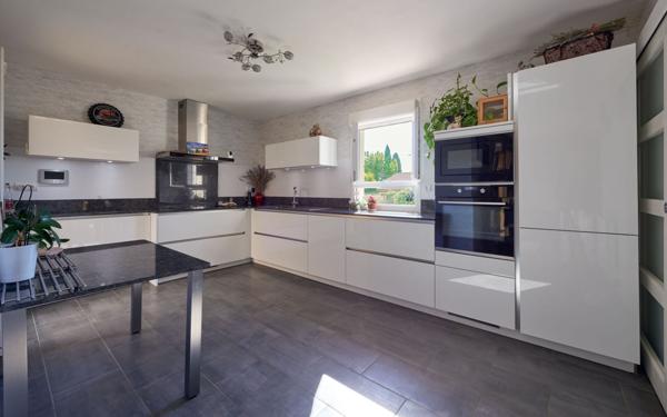 Maison à vendre    4 pièces • 114 m2 Villeneuve