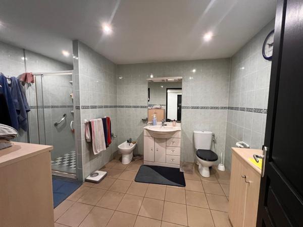 Maison Mixte à Roubaix - Opportunité Investissement - zone Franche