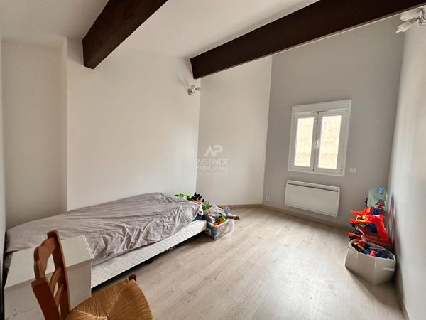 Maison à vendre à Chaville - 6 pièces, 4 chambres et bureau, excellent état €700 000 ** - Référence 572-C