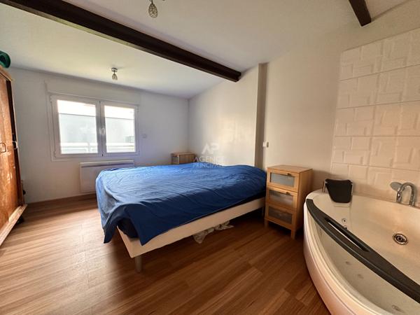 Maison à vendre à Chaville - 6 pièces, 4 chambres et bureau, excellent état €700 000 ** - Référence 572-C