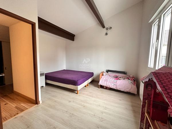 Maison à vendre à Chaville - 6 pièces, 4 chambres et bureau, excellent état €700 000 ** - Référence 572-C