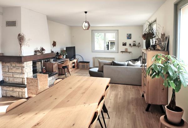 Grande maison T5 avec bel espace jardin en terrasses avec vue 272 000 € H.A.I.*