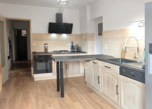 Grande maison T5 avec bel espace jardin en terrasses avec vue 272 000 € H.A.I.*