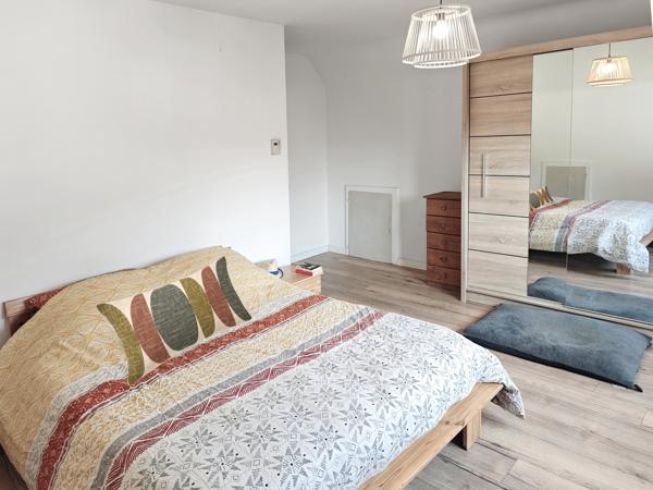 Grande maison T5 avec bel espace jardin en terrasses avec vue 272 000 € H.A.I.*