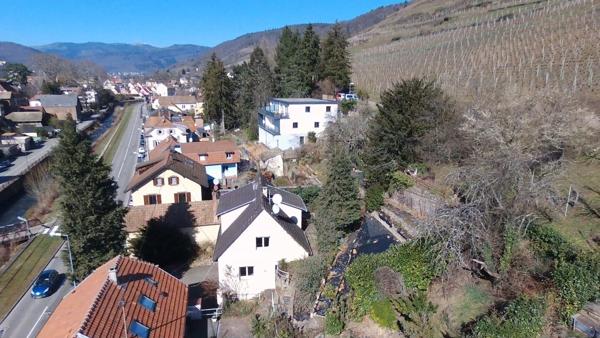 Grande maison T5 avec bel espace jardin en terrasses avec vue 272 000 € H.A.I.*