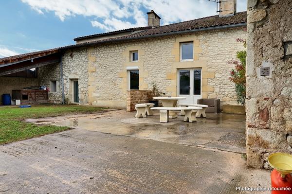 Périgourdine de 258 m² + dépendances 100 m² - Gare TER, commerces 5 min, Bordeaux 1h
