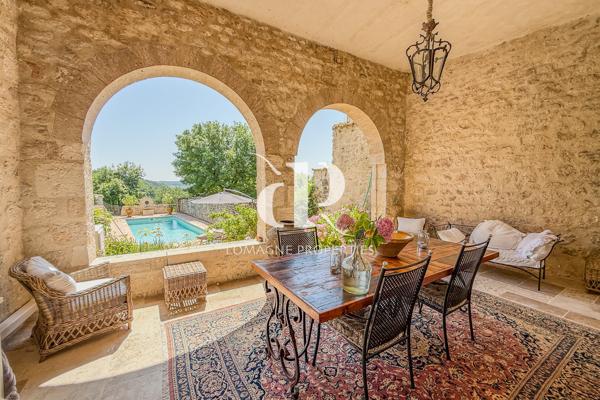 Castelnau-Montratier (46170) Résidence de prestige au cœur d'un village bastide