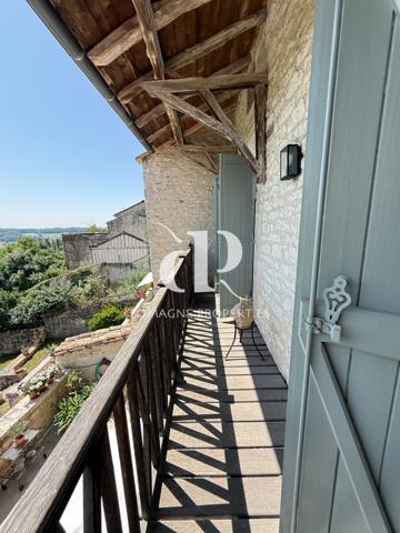 Castelnau-Montratier (46170) Résidence de prestige au cœur d'un village bastide