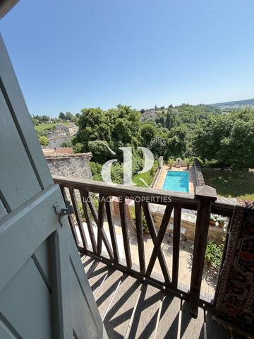 Castelnau-Montratier (46170) Résidence de prestige au cœur d'un village bastide