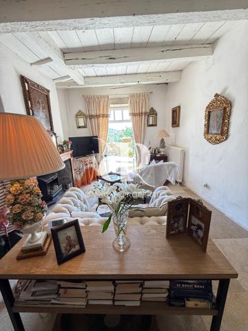 Castelnau-Montratier (46170) Résidence de prestige au cœur d'un village bastide