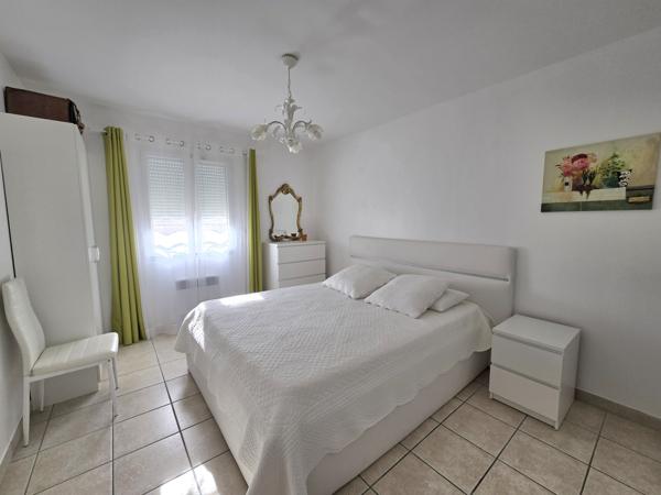 L'Isle-sur-la-Sorgue (84800) VILLA TYPE 6 AVEC PISCINE, 170m2 - TERRAIN 815m2