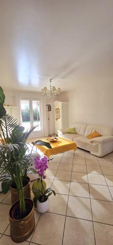 L'Isle-sur-la-Sorgue (84800) VILLA TYPE 6 AVEC PISCINE, 170m2 - TERRAIN 815m2