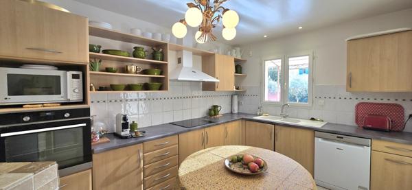 L'Isle-sur-la-Sorgue (84800) VILLA TYPE 6 AVEC PISCINE, 170m2 - TERRAIN 815m2