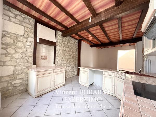 Saintes (17100) Appartement en Duplex, 3 Chambres.