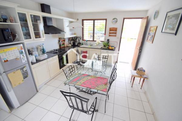 Superbe villa – Piscine – vue mer – 300 m altitude