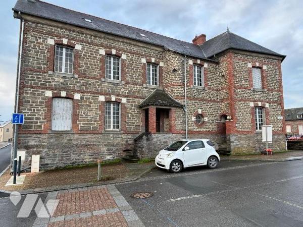EXCLUSIVITÉ TRENTE-CINQ NOTAIRES - SPECIAL INVESTISSEUR ! 

Venez découvrir cette maison de m...