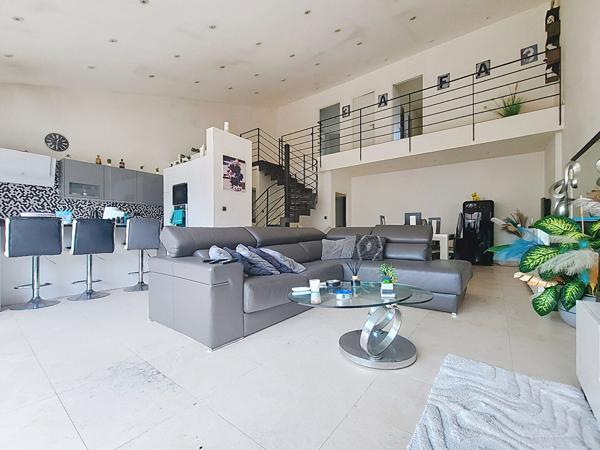 Marseille 12 - Appartement style loft de 120.16m², 3 chambres