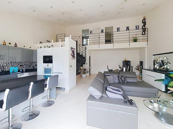 Marseille 12 - Appartement style loft de 120.16m², 3 chambres