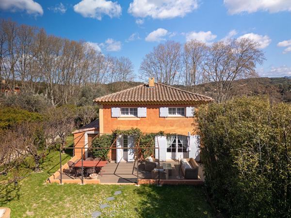 Maison Cabries 6 pièce(s), calme, 179m² environ, 1343m² de terrain, 4 chambres, 1 appartement indépendant, serres