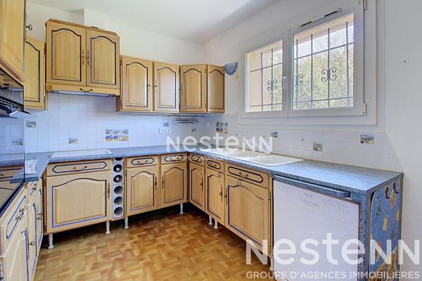 À VENDRE Maison Le Luc 5 pièces 140 m² , Terrain arboré 4 674 m² , Piscine ,Dépendances , À pied du centre-ville