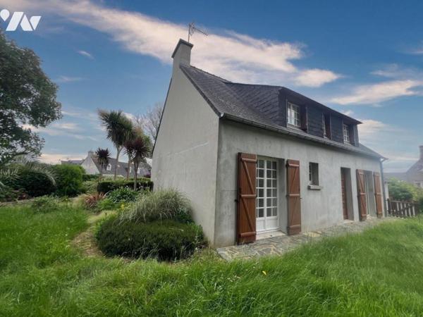 Une maison d'habitation à Ploneour Lanvern