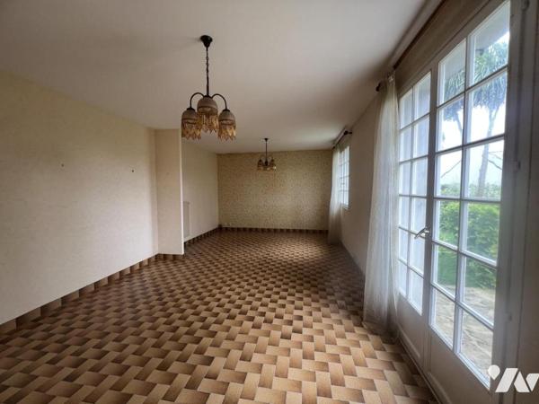Une maison d'habitation à Ploneour Lanvern