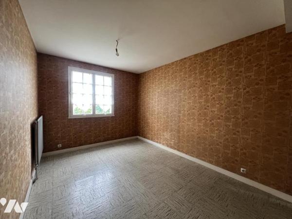 Une maison d'habitation à Ploneour Lanvern